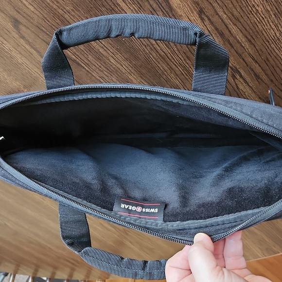 Laptop Case - Picture 6 of 9